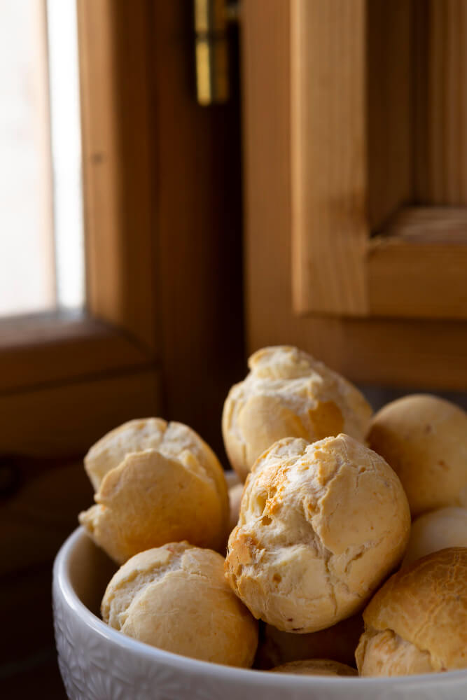 Pão de queijo com poucos ingredientes