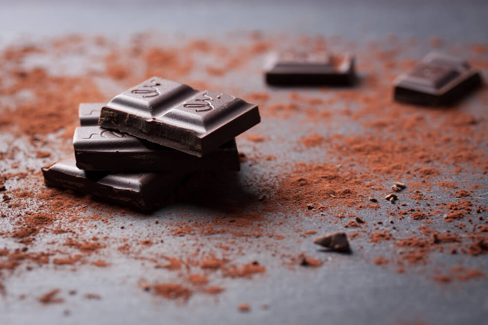 Principais benefícios do chocolate meio amargo.