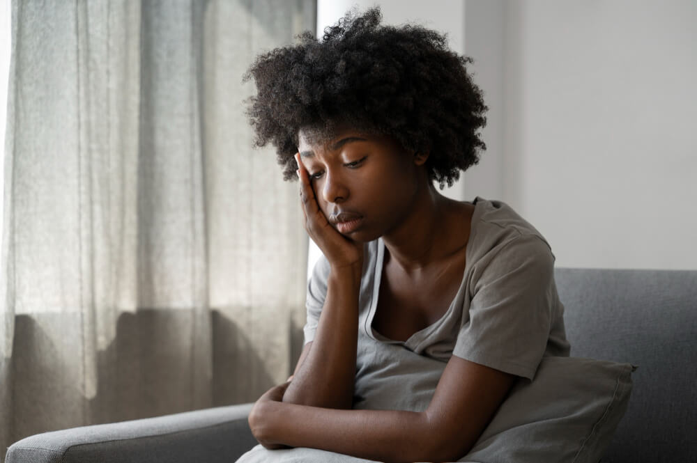mulher sofrendo com ansiedade paralisante