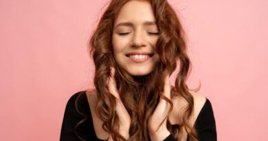 Cabelo com brilho: como devolver o efeito de salão em casa (rápido e fácil) cabelo com brilho natural e saudável após cuidados capilares em casa